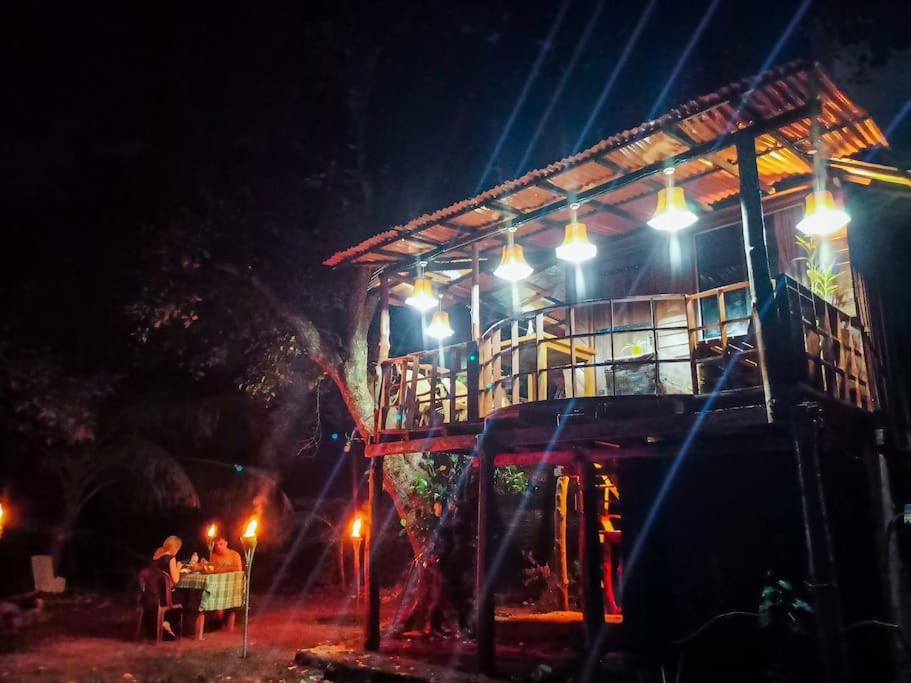 Experience The Comforts Of An Amazing Treehouse Sigiriya Eksteriør bilde
